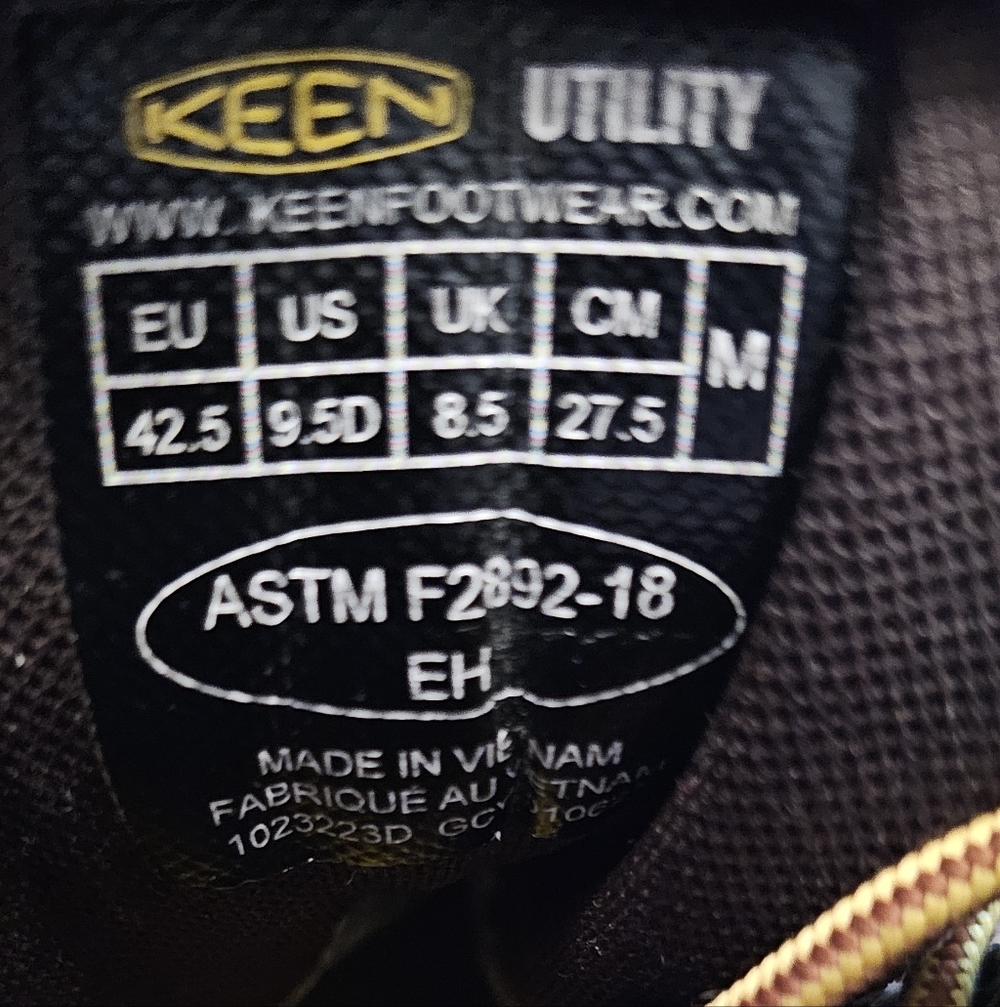 Keen Men's Brown Leather Moc Toe Boots with Yellow Laces - Picture 5 of 6